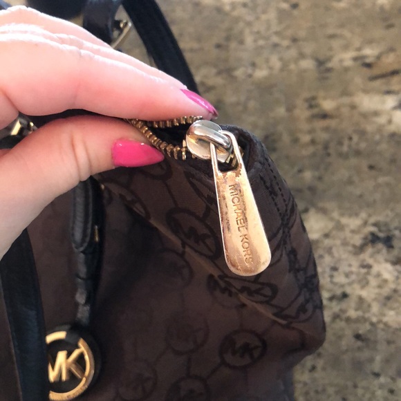 Michael Kors Tote Bag - Picture 8 of 10